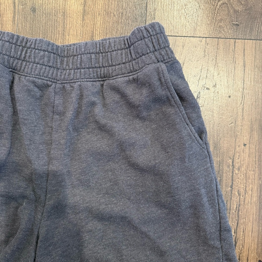 American Eagle Women Dark Gray Cut Off Sweatpant Shorts w Front Pockets Size Sm - Picture 5 of 5